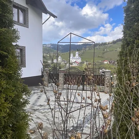 Casa De Pe * Sadova (Suceava)