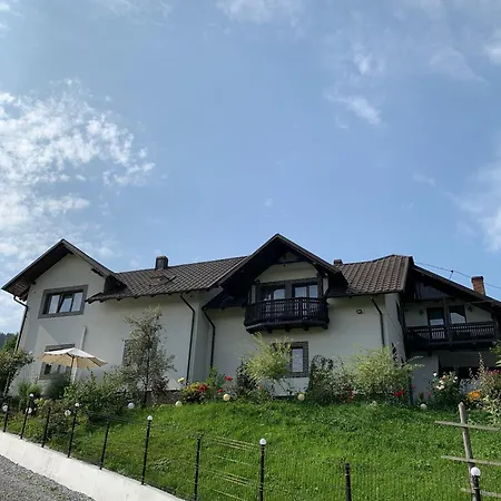 Casa De Pe Gazde/Camere de închiriat Sadova (Suceava)