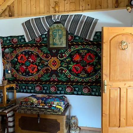 Casa De Pe * Sadova (Suceava)