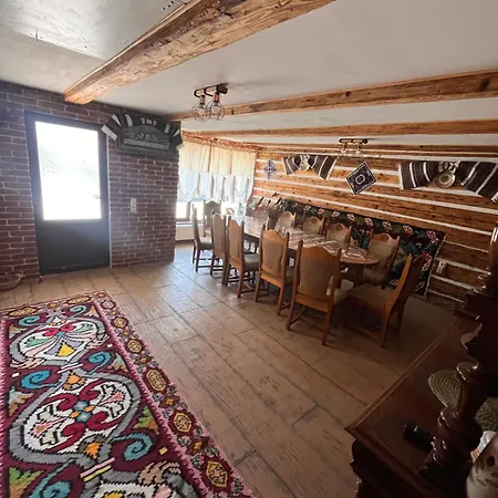 Casa De Pe Gazde/Camere de închiriat *